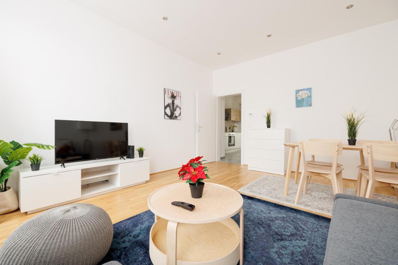 Charming Apartment Near Center Bécs Kültér fotó