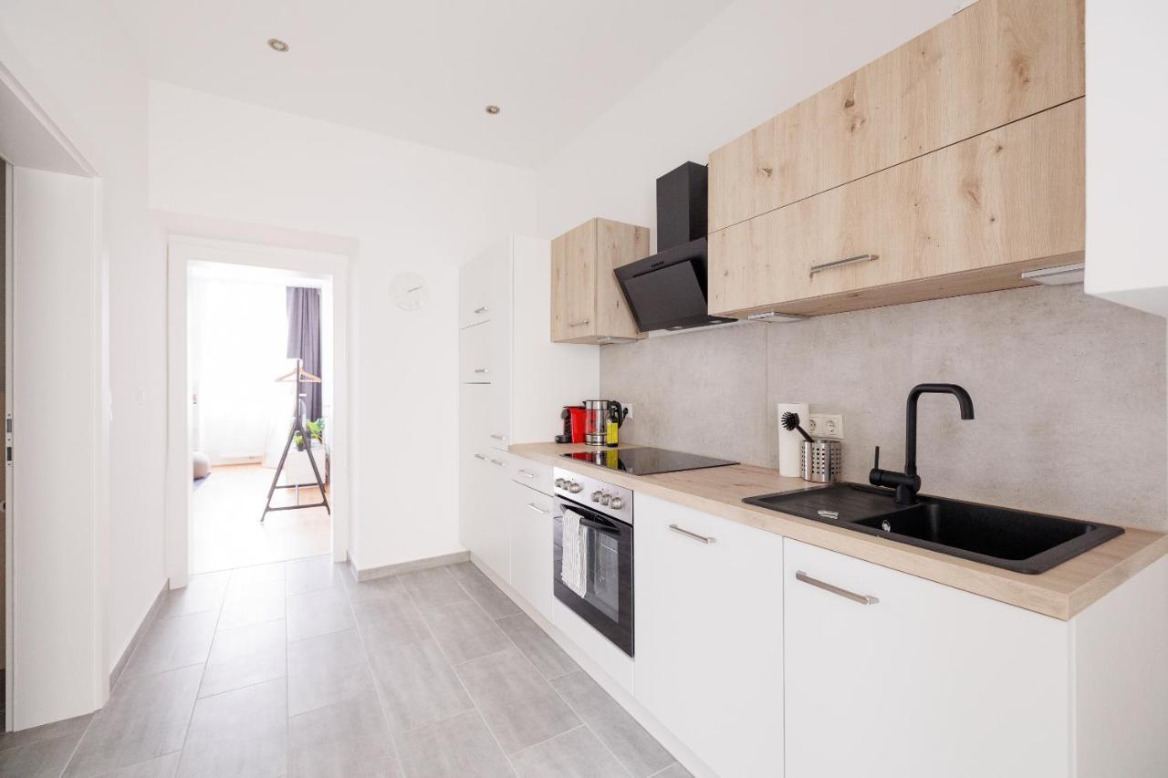 Charming Apartment Near Center Bécs Kültér fotó